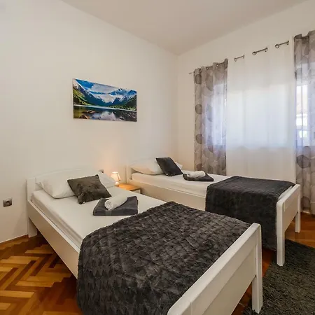 Josip * تروغير