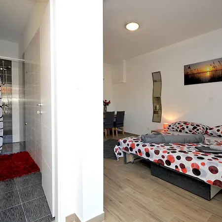 Josip Апартаменти *