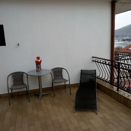 Апартаменти Josip Трогір