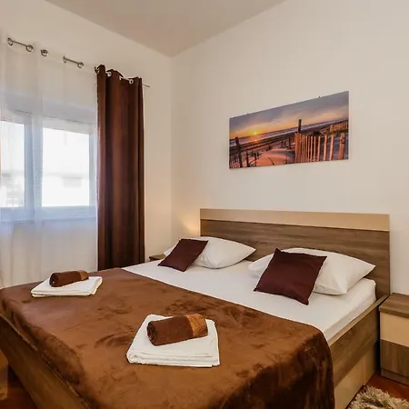 Апартаменти Josip Трогір